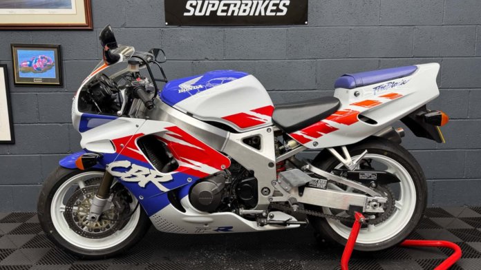 Honda CBR900RR 1993 James May 01