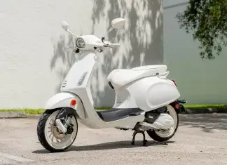 Vespa Sprint Sport 150 edisi Justin Bieber untuk dijual, mileage tak sampai 150 km!