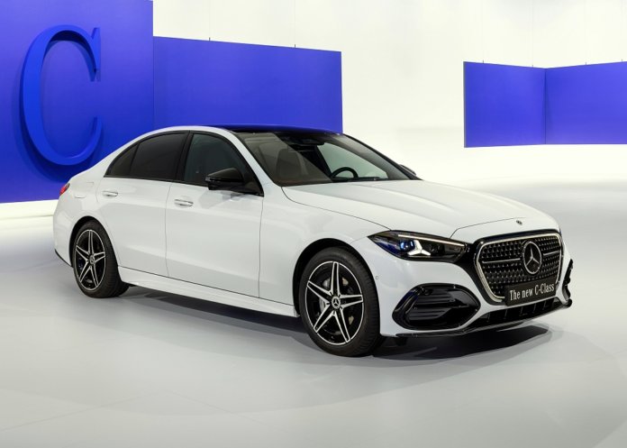 Vertraute Stärke auf einem neuen Niveau: Die neue Mercedes-Benz C Klasse bleibt sich treu – und wächst über sich hinausThe new Mercedes-Benz C-Class: Refined strength. Trusted continuity.