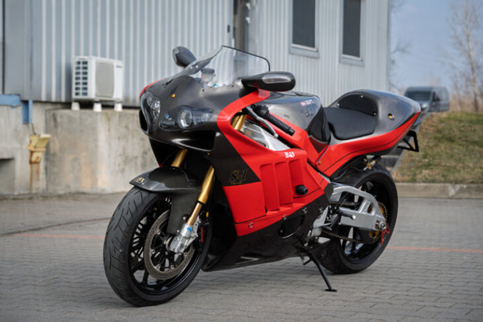 Yoshimura Tornado S-1 2002 (1)
