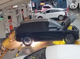 Percikan api dari bawah pek bateri, ini penjelasan Zeekr