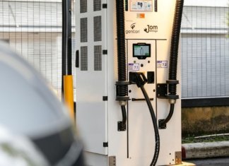 Pemilik Zeekr dapat keahlian JomCharge Platinum percuma diskaun cas 25 peratus