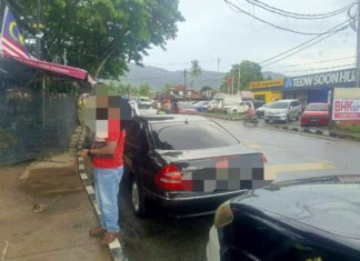 Mercedes warga Bangladesh bawa sayur kena sita