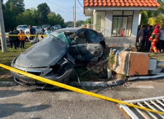 Warga emas maut, BMW rempuh pagar institut memandu