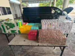Sorok bawah lantai, MPV Malaysia ‘kantoi’ seludup rokok ke Singapura