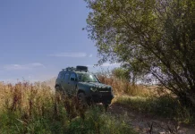 Land Rover Defender Wolf Series II direka untuk kegunaan tentera
