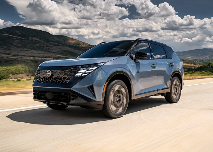 2027 Nissan Rogue Hybrid SR with SR Technology Package