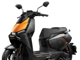 Niu FQiX 300: skuter kompak kelas A1 yang sarat dengan ciri bantuan tunggangan