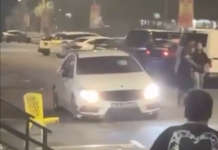 Kereta Singapura : Mabuk, bawa paip besi dan langgar gerai bubur