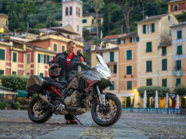 Ducati Multistrada V4 S Grand Tour dapat kit touring lengkap dari kilang