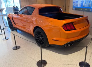 Mustang Ute memang wujud, dan ia dibina sendiri oleh Ford
