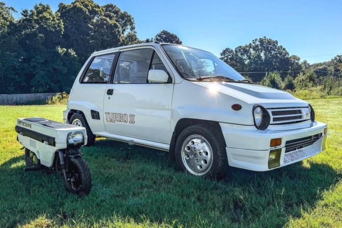 Honda City Turbo II + Motocompo 01