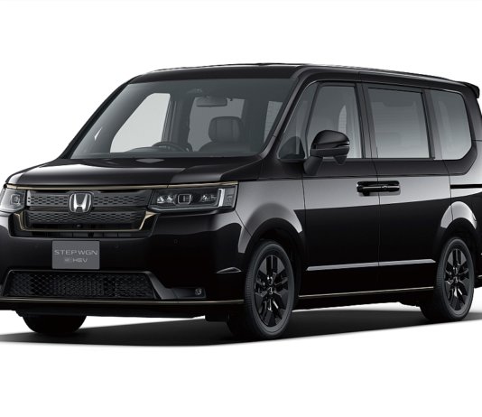 Honda Step Wgn e Spada Black Edition 2027 bawa kemasan hitam, versi biasa ada di Malaysia
