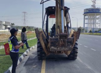 JPJ Sita Traktor : Pemandu dan tauke kena saman