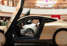 Tesla tayang Robotaxi-Tanpa-Stereng Cybercab di Kuala Lumpur